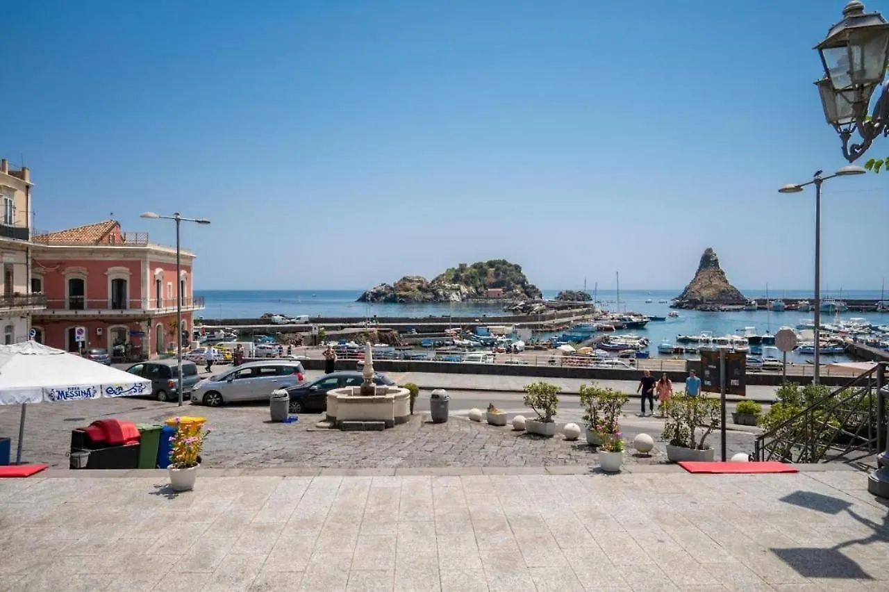 Scalinata Del Nespolo Acitrezza Villa Aci Trezza Italien